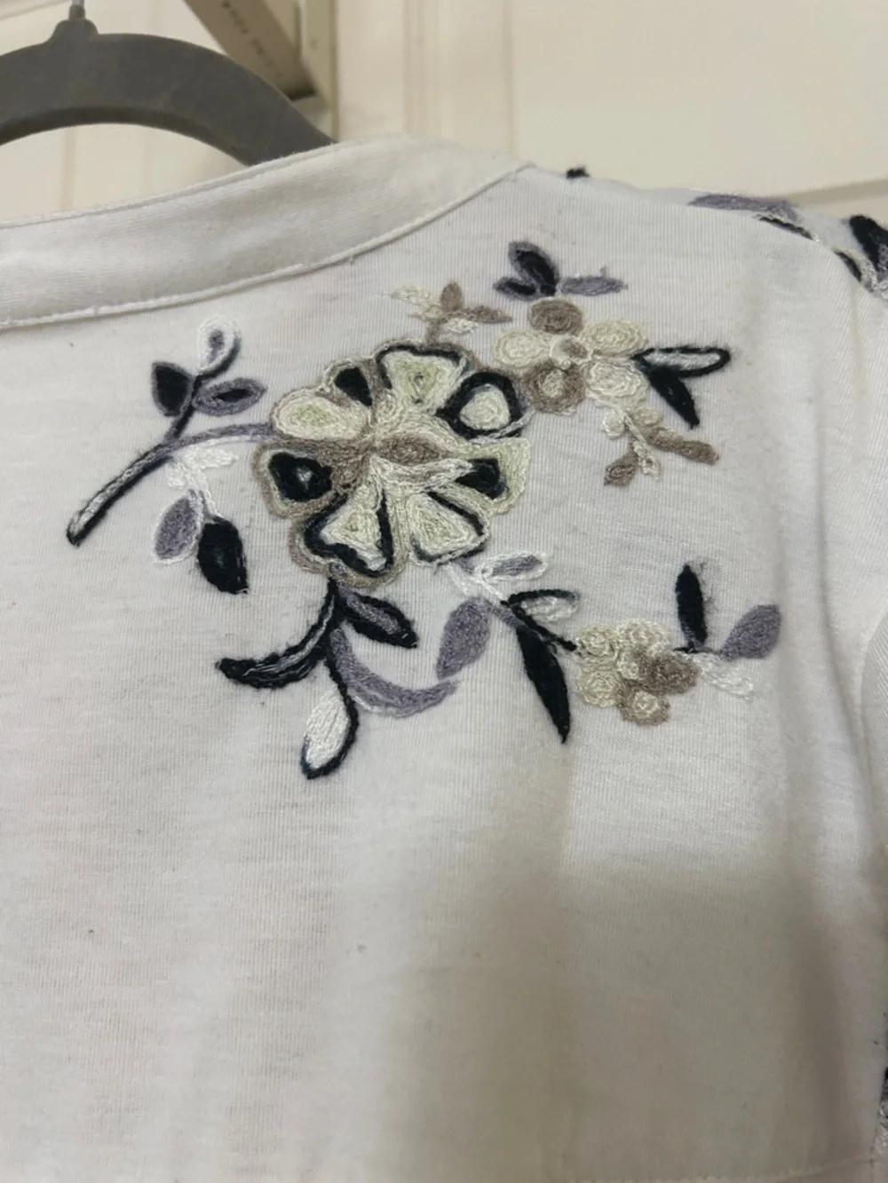 Hope Springs Embroidered Floral Button Front Shirt in Neutrals Abalone Buttons L - Picture 11 of 12